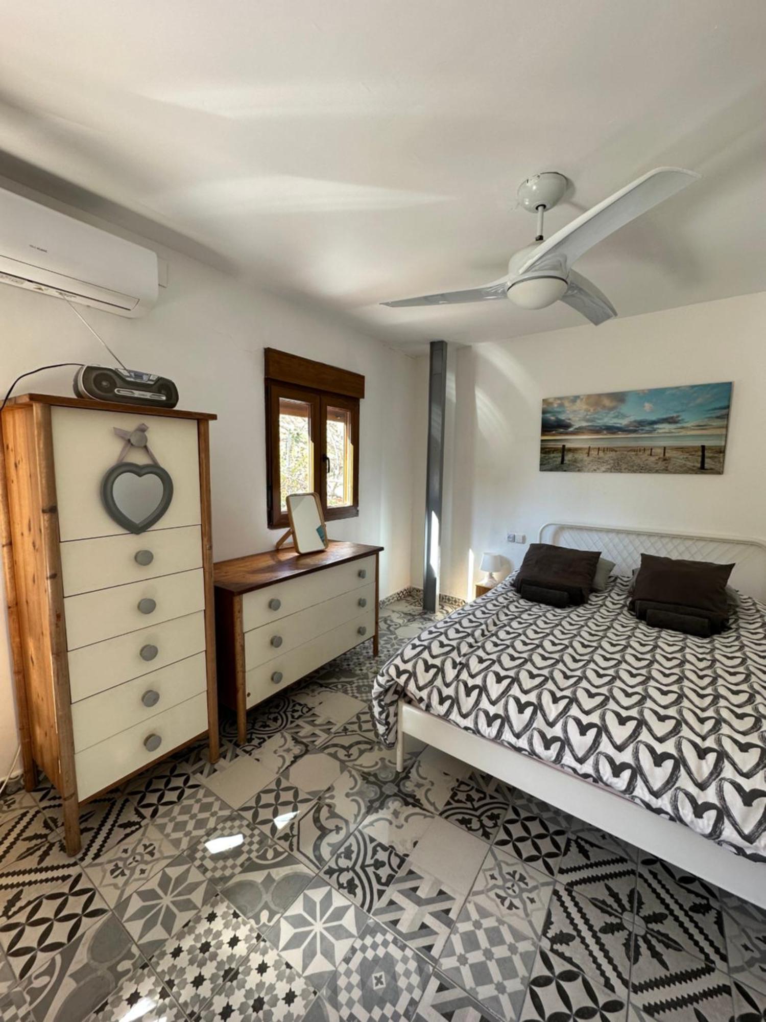 Precioso Apartamento Con A/A En Ruzafa Con Terracita Privada Y Acceso A Un Jardin, Para 2-3 Personas Valencia Eksteriør bilde